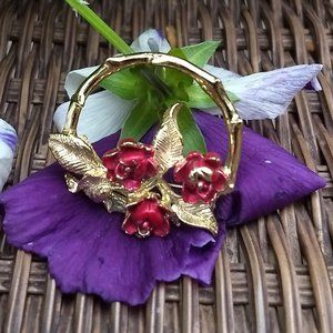 3/$25 vintage 70s wreath of flowers brooch pin
